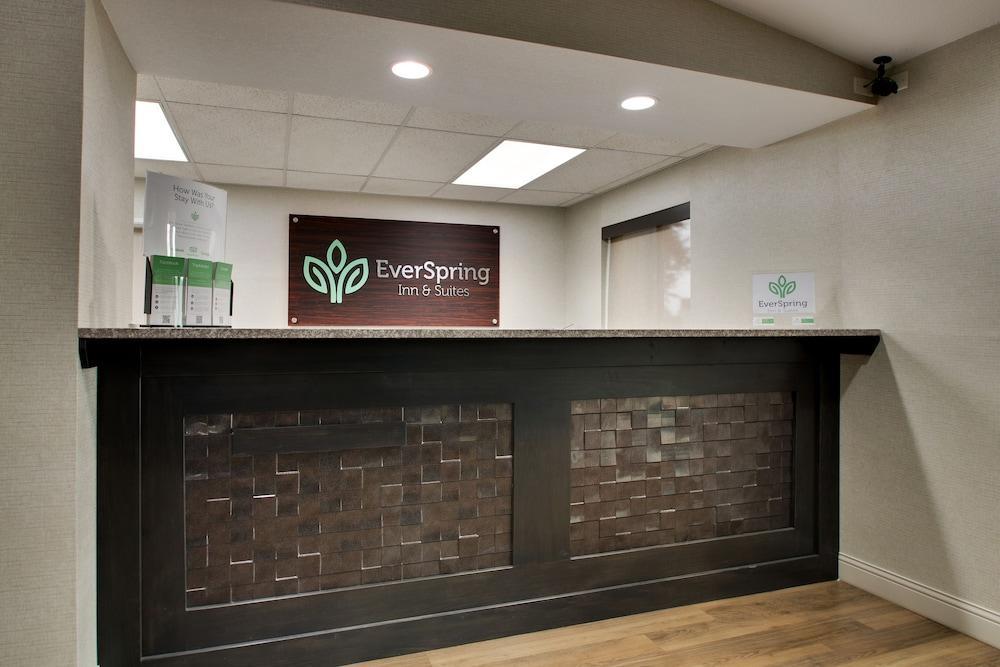 Everspring Inn & Suites Oskaloosa Dış mekan fotoğraf