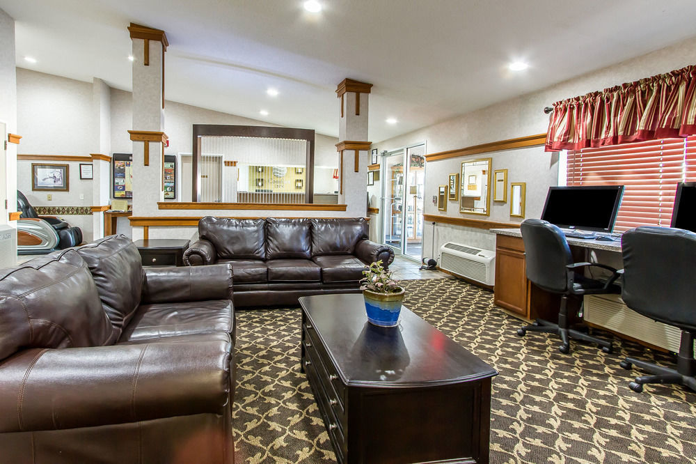Everspring Inn & Suites Oskaloosa Dış mekan fotoğraf
