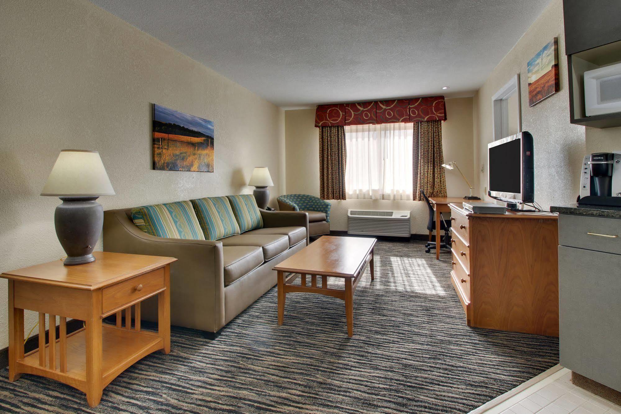 Everspring Inn & Suites Oskaloosa Dış mekan fotoğraf