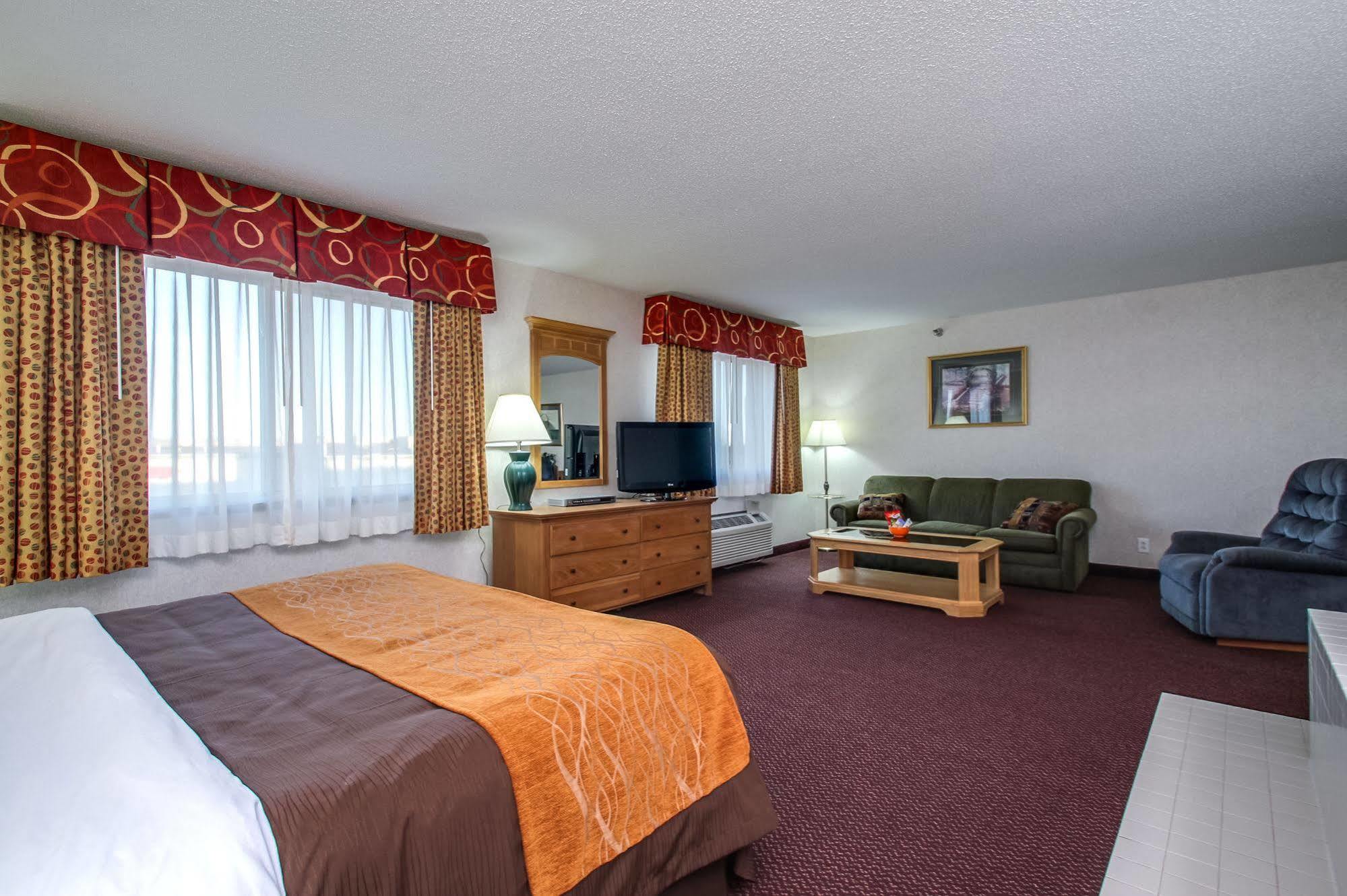Everspring Inn & Suites Oskaloosa Dış mekan fotoğraf
