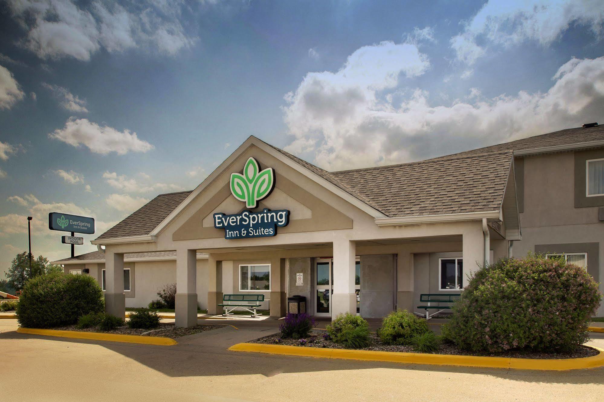 Everspring Inn & Suites Oskaloosa Dış mekan fotoğraf