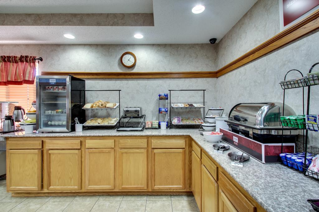 Everspring Inn & Suites Oskaloosa Dış mekan fotoğraf